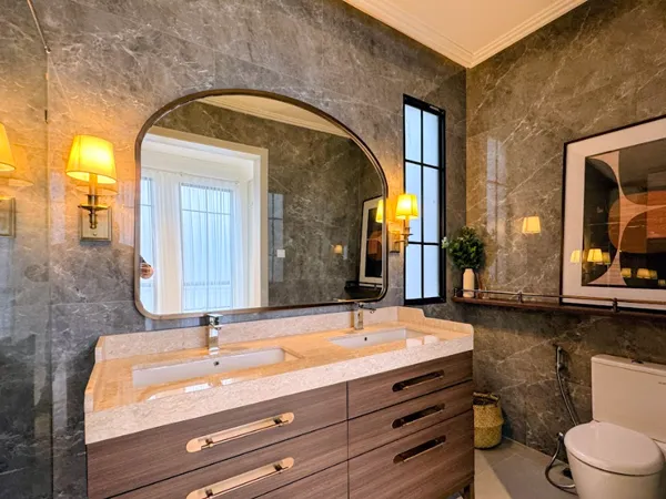 Pine Hill Interior 11