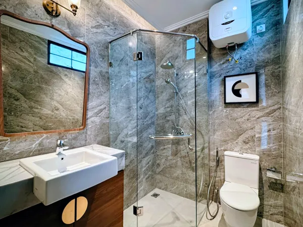 Pine Hill Interior 12