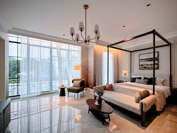 Pine Hill Interior 8